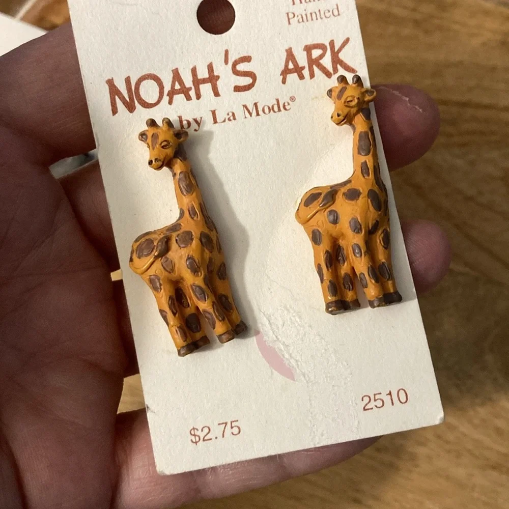 animal buttons noah’s Ark NEW vintage giraffes hand painted
